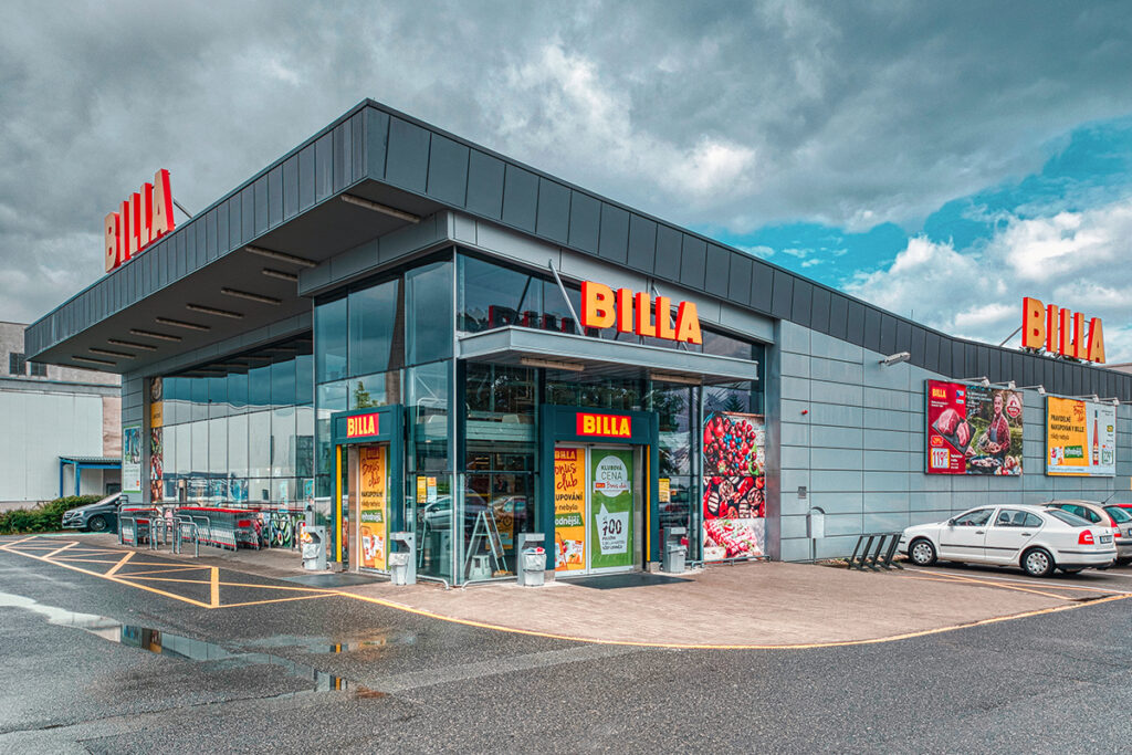 This strategy enables Billa to expand its market coverage while simultaneously enhancing operational efficiency.
