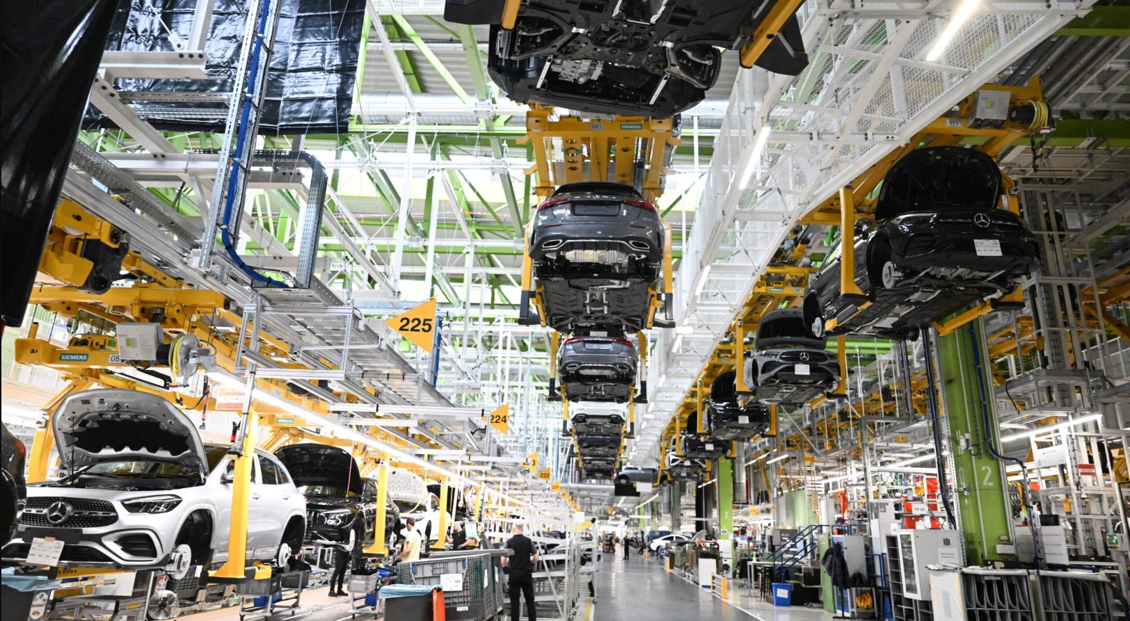 Why Central and Eastern Europe Offers Lower Manufacturing Costs Than Western Europe